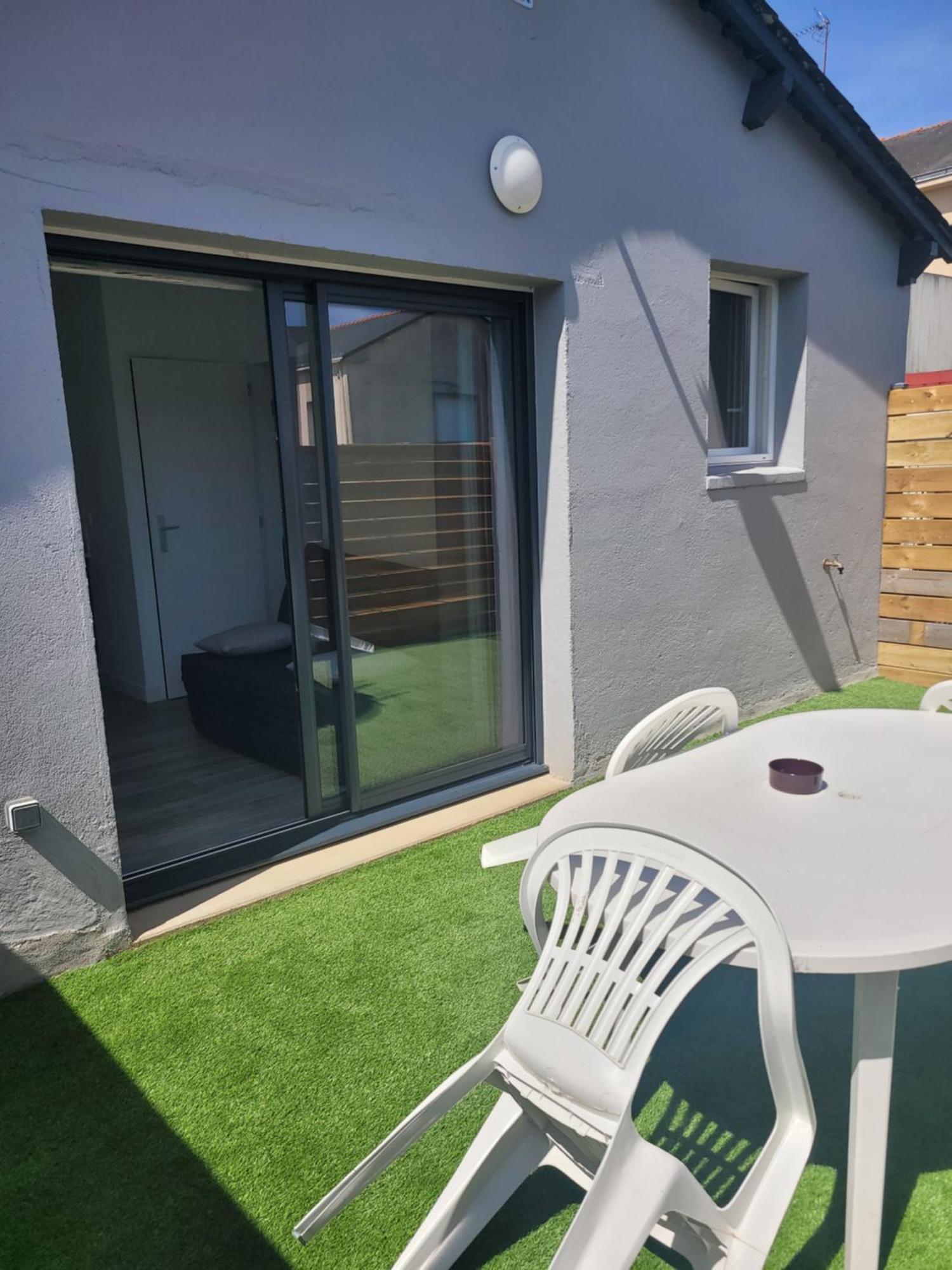 Le Studio Saint-Pierre-Montlimart Exterior photo
